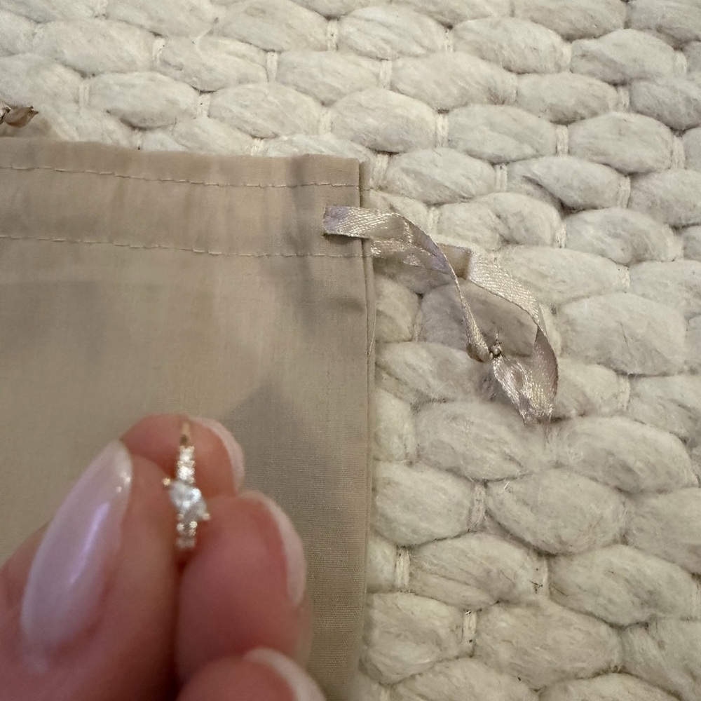 Astrid and Miyu ear cuff